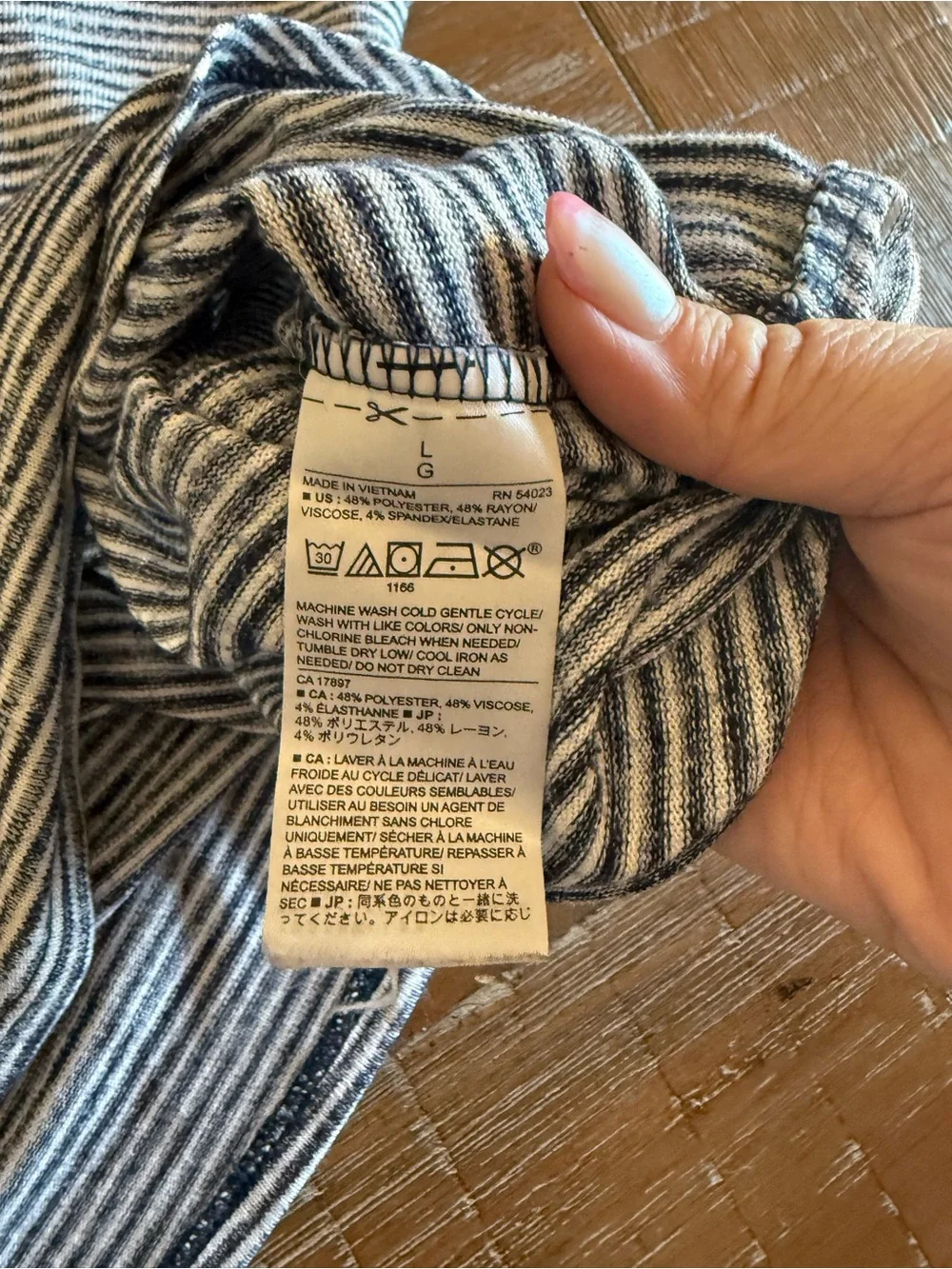 Banana Republic Luxespun Striped Curved Hem Long Sleeve Tee Gray Large